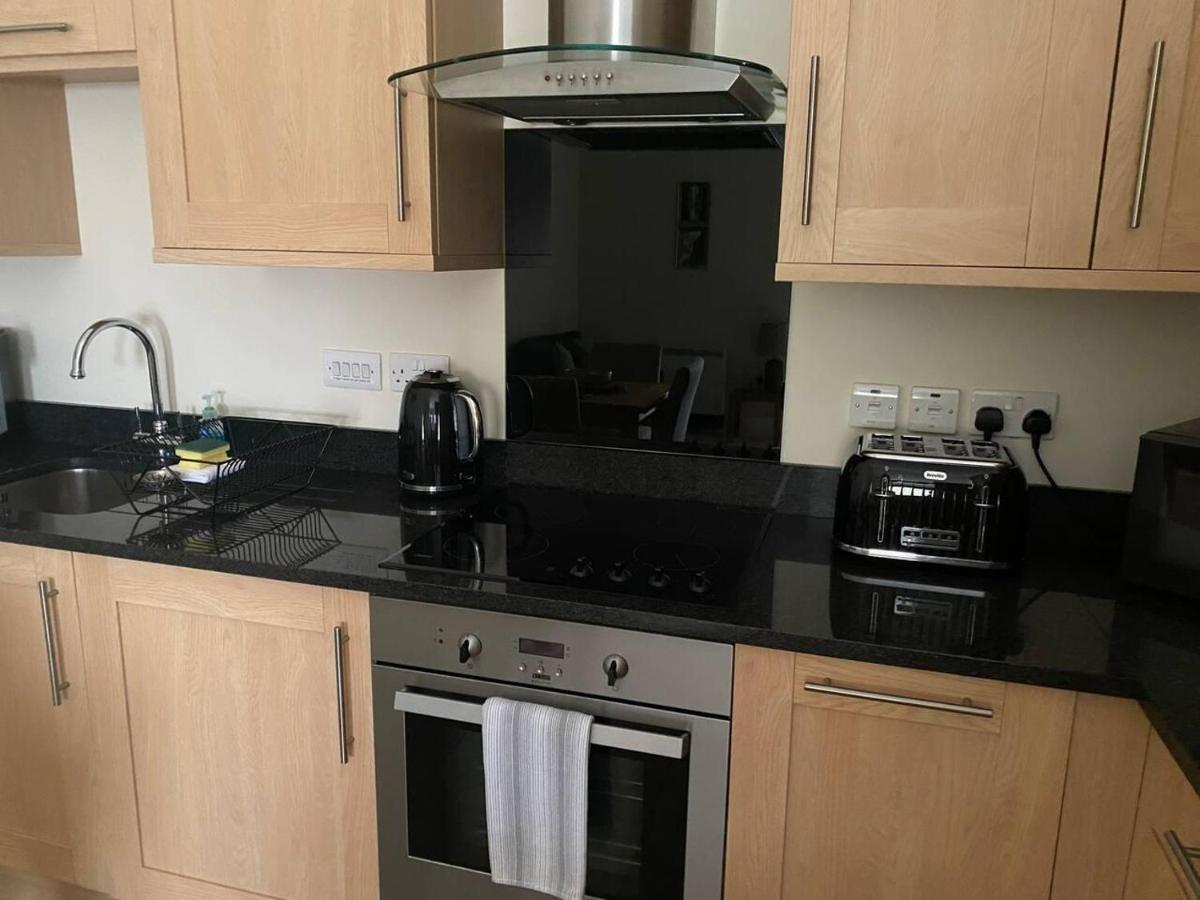 Immaculate 2-bed In Centre Apartemen *